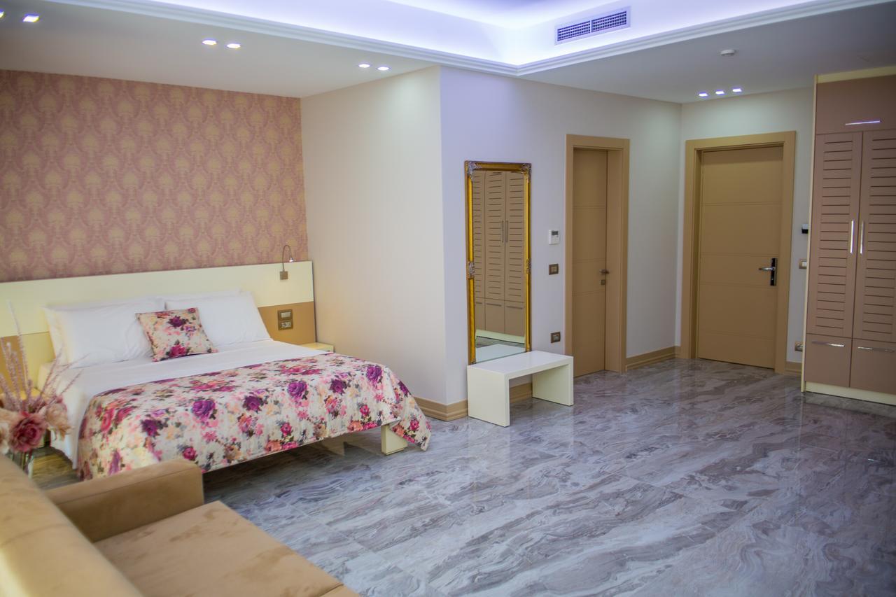 Hotel Vila Koral Драч Екстериор снимка