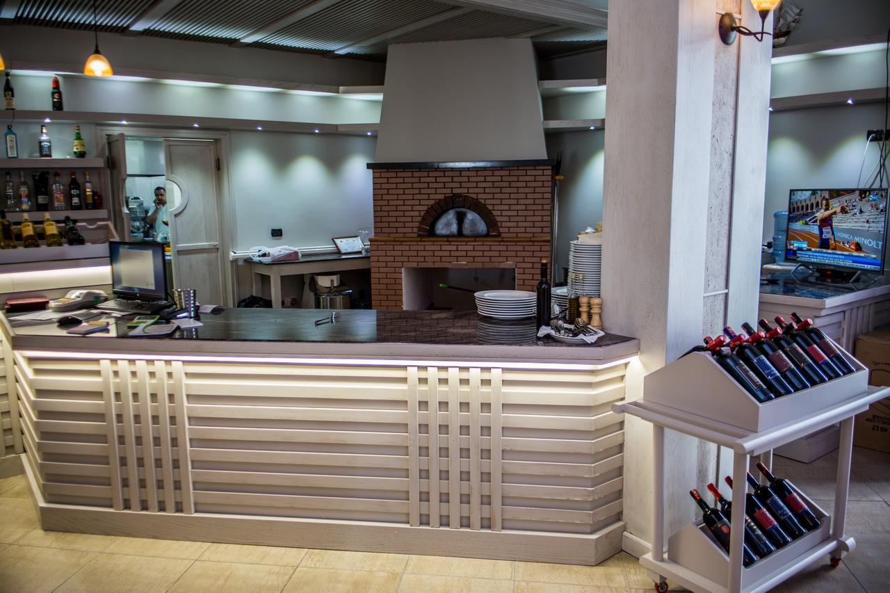 Hotel Vila Koral Драч Екстериор снимка